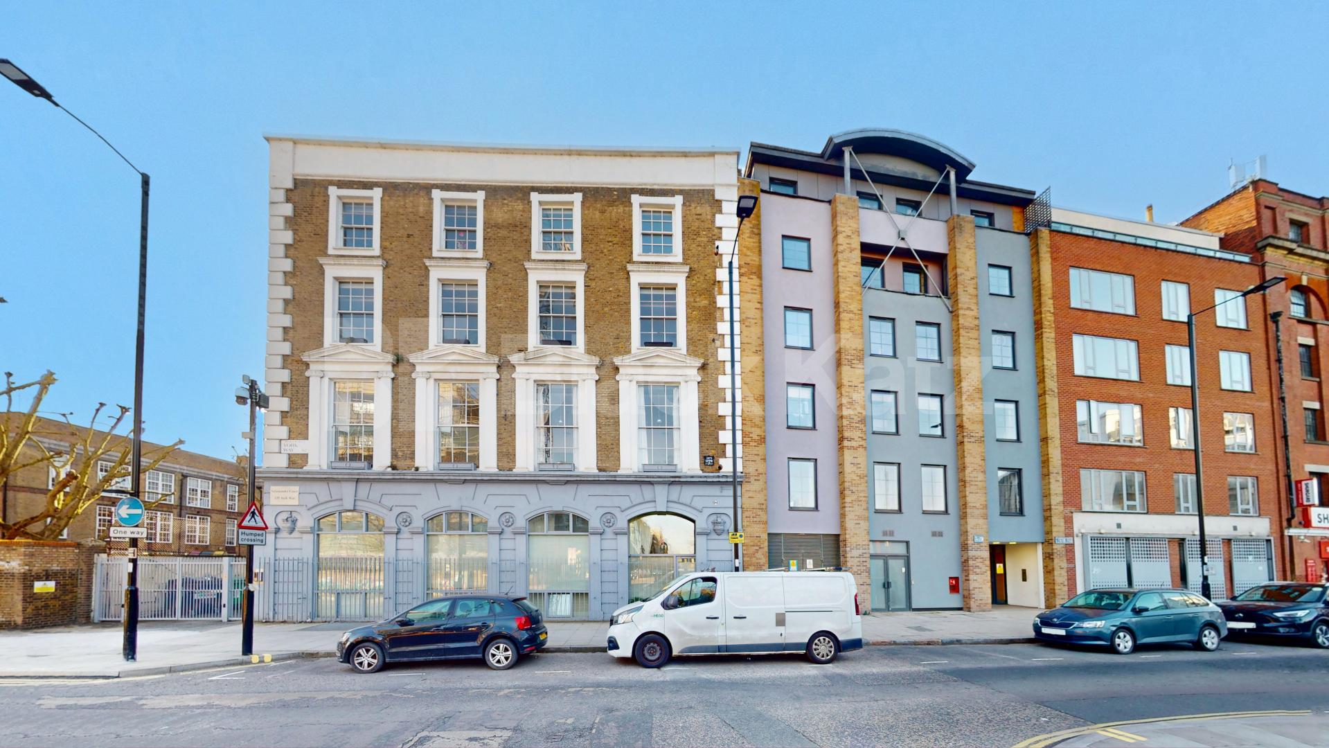 Large 2 bed 2 bath located within a secure modern development York Way, Islington